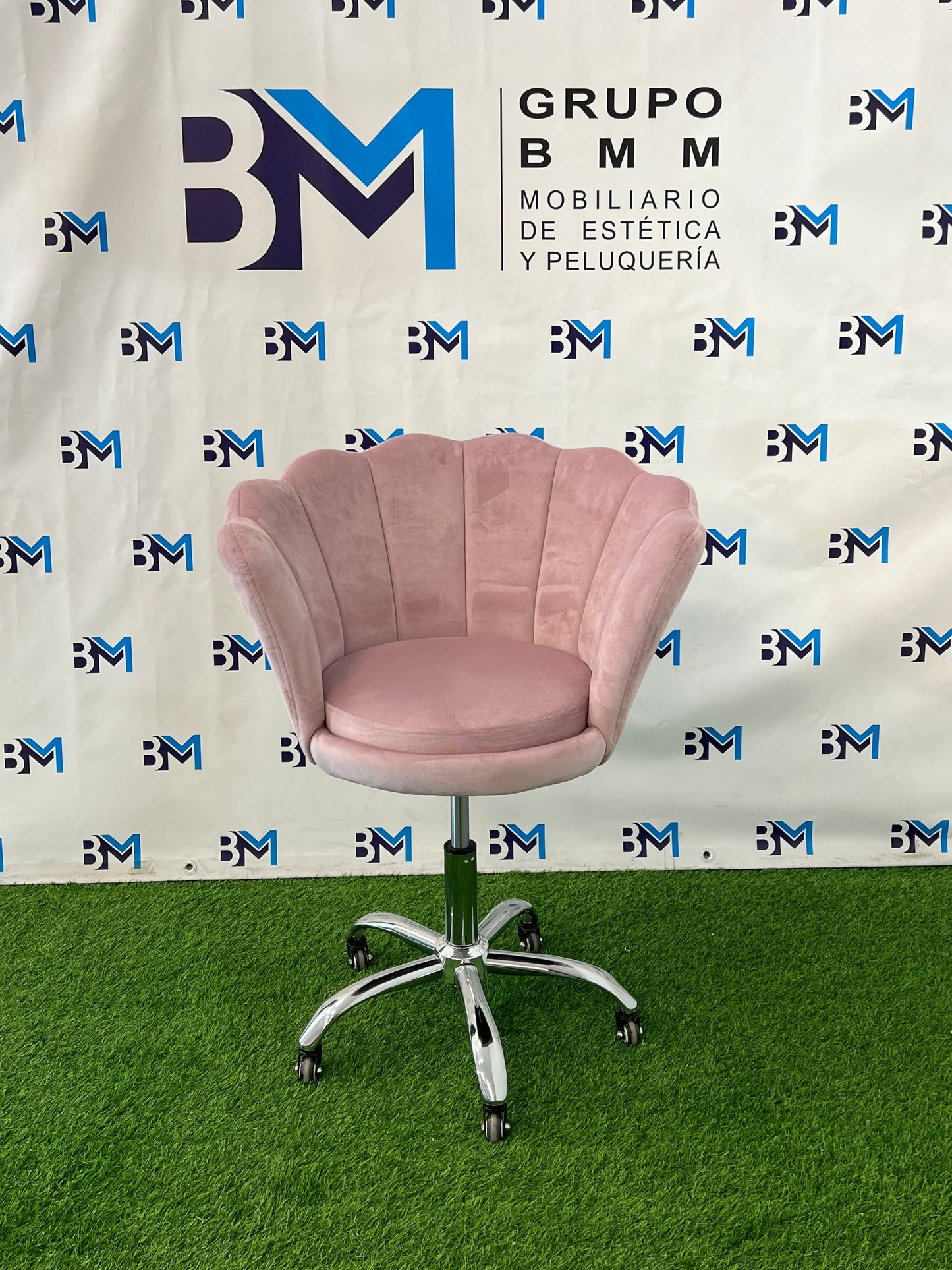 Pink Velvet Oyster Manicure Chair